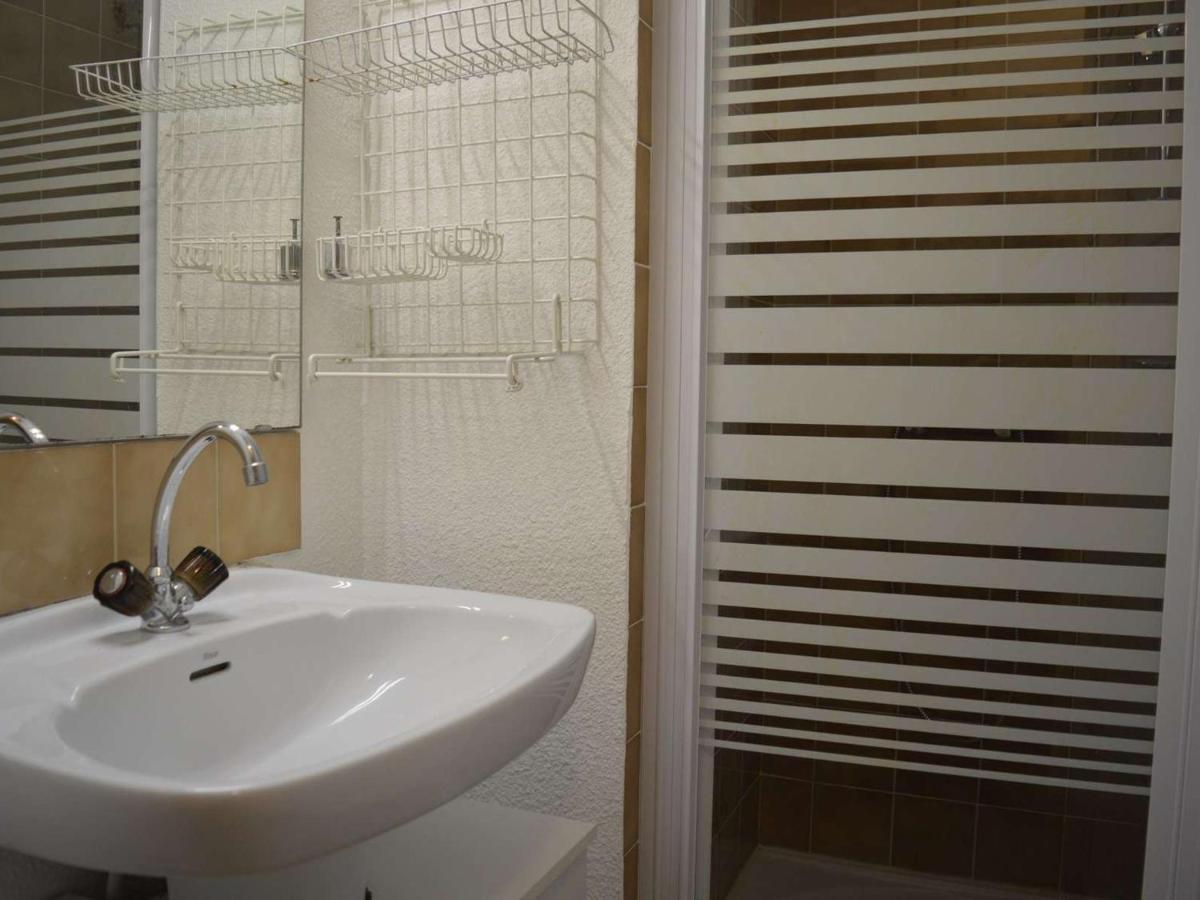Studio Cabine A St-Raphael Avec Terrasse Et Parking, A 100M De La Plage - Fr-1-226A-23 Сен-Рафаэль Экстерьер фото